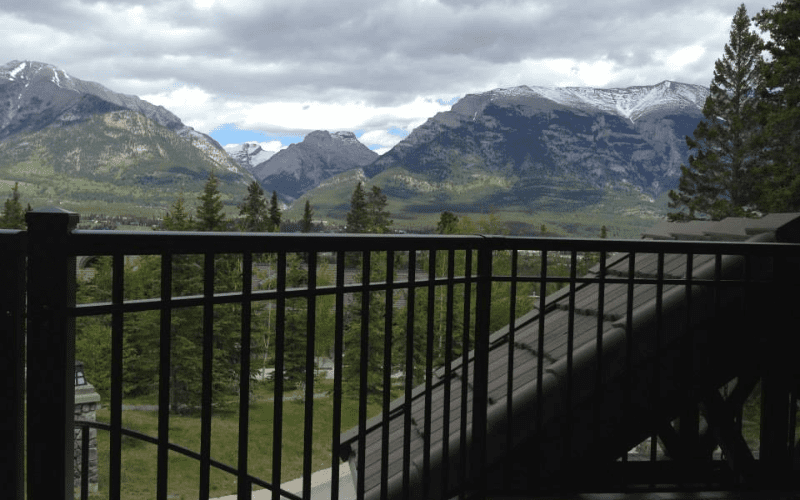 Exploring Aluminum Deck Railings Calgary: Enhance Your Home